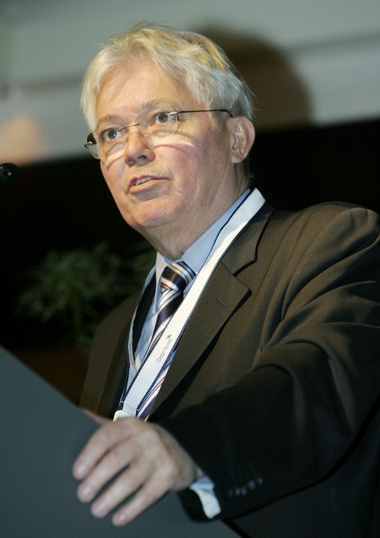 SYMPOSIUMQ030.jpg