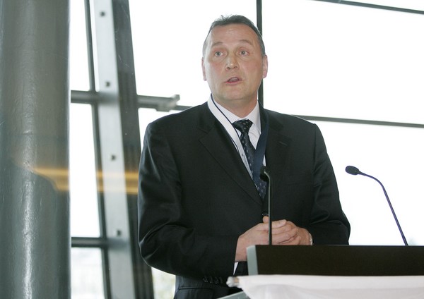 SYMPOSIUMQ074.jpg
