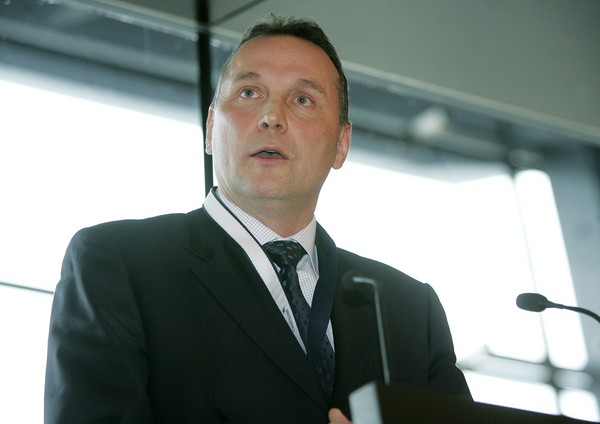 SYMPOSIUMQ076.jpg