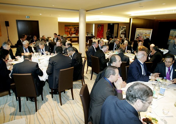 SYMPOSIUMQ082.jpg