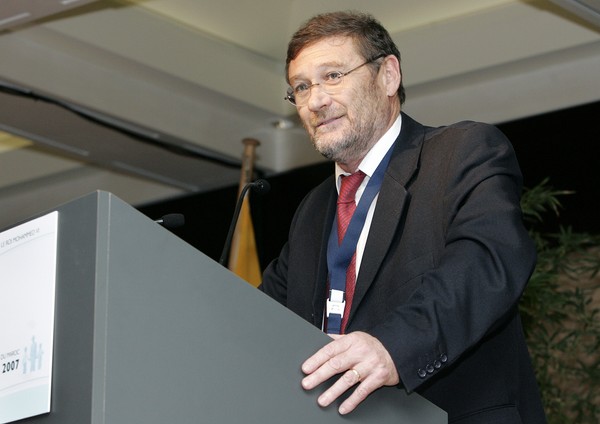 SYMPOSIUMQ090.jpg