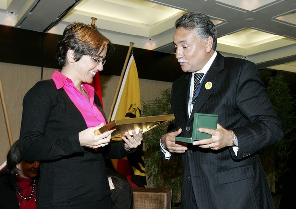 SYMPOSIUMQ125.jpg